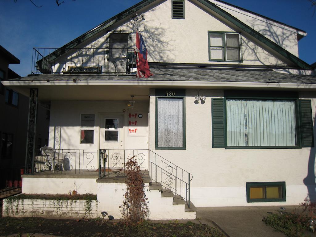 Kelowna Okanagan Lake Hostel Exterior photo