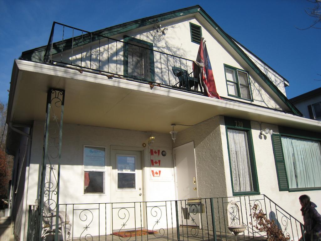 Kelowna Okanagan Lake Hostel Exterior photo
